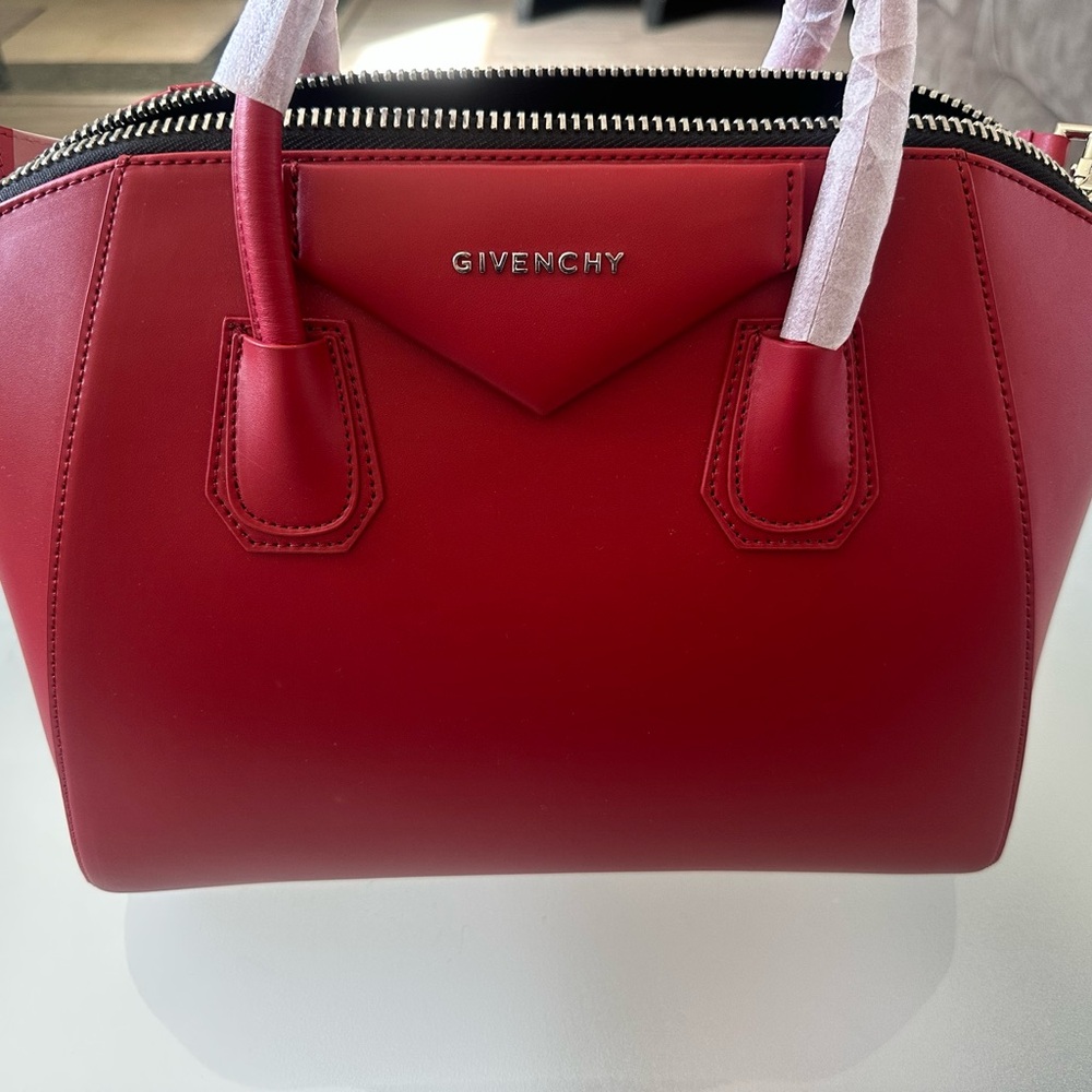 Large size Antigona Leather Satchel